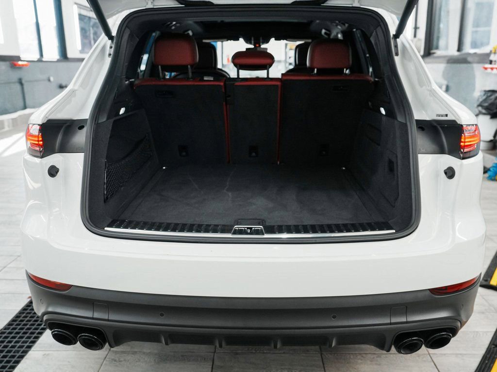 Used 2023 Porsche Cayenne image 42