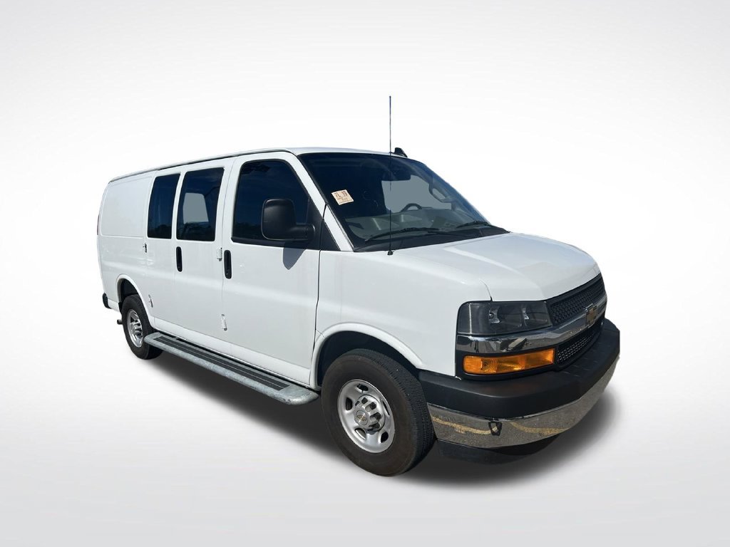 Used 2025 Chevrolet Express 2500 w/ Driver Convenience Package RWD image 4