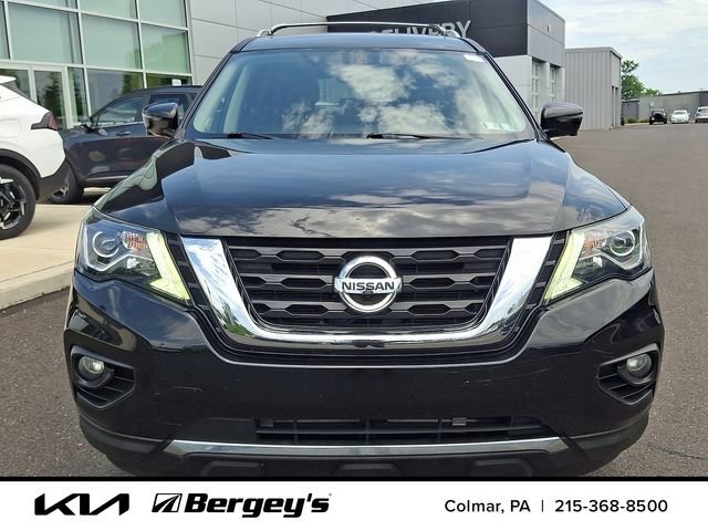 Used 2018 Nissan Pathfinder Platinum AWD/4WD image 2