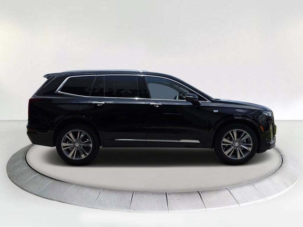 New 2025 Cadillac XT6 Premium Luxury FWD image 3