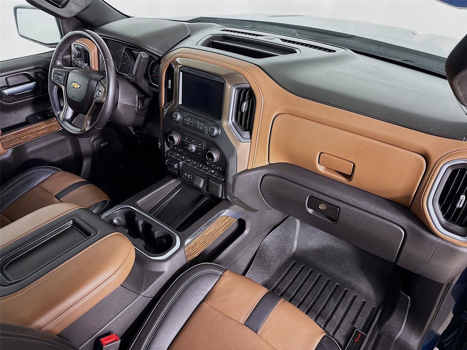 Used 2022 Chevrolet Silverado 1500 High Country w/ Technology Package image 30