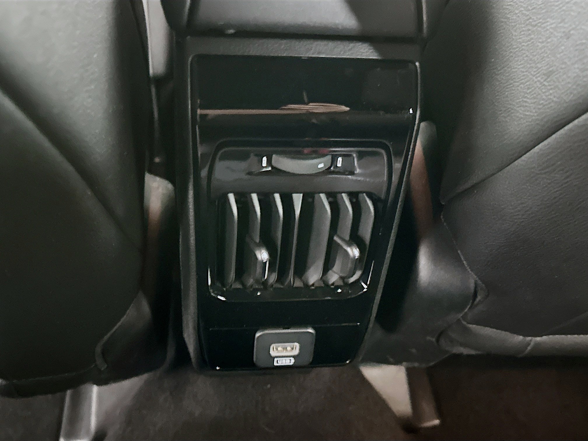 Used 2025 Jeep Compass Limited image 26