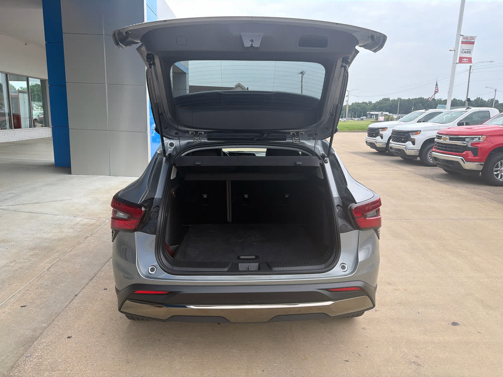 Used 2026 Chevrolet Trax ACTIV w/ Sunroof Package FWD image 6