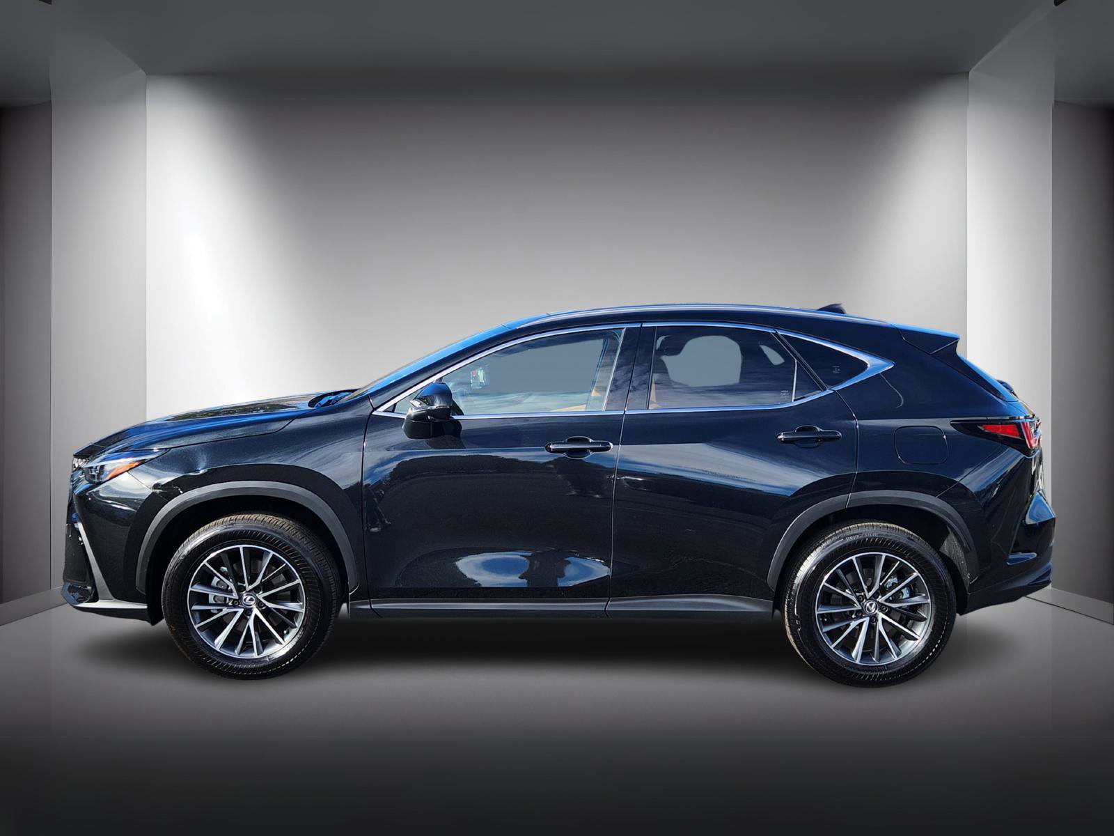 Used 2025 Lexus NX 350h AWD w/ Premium Package image 2