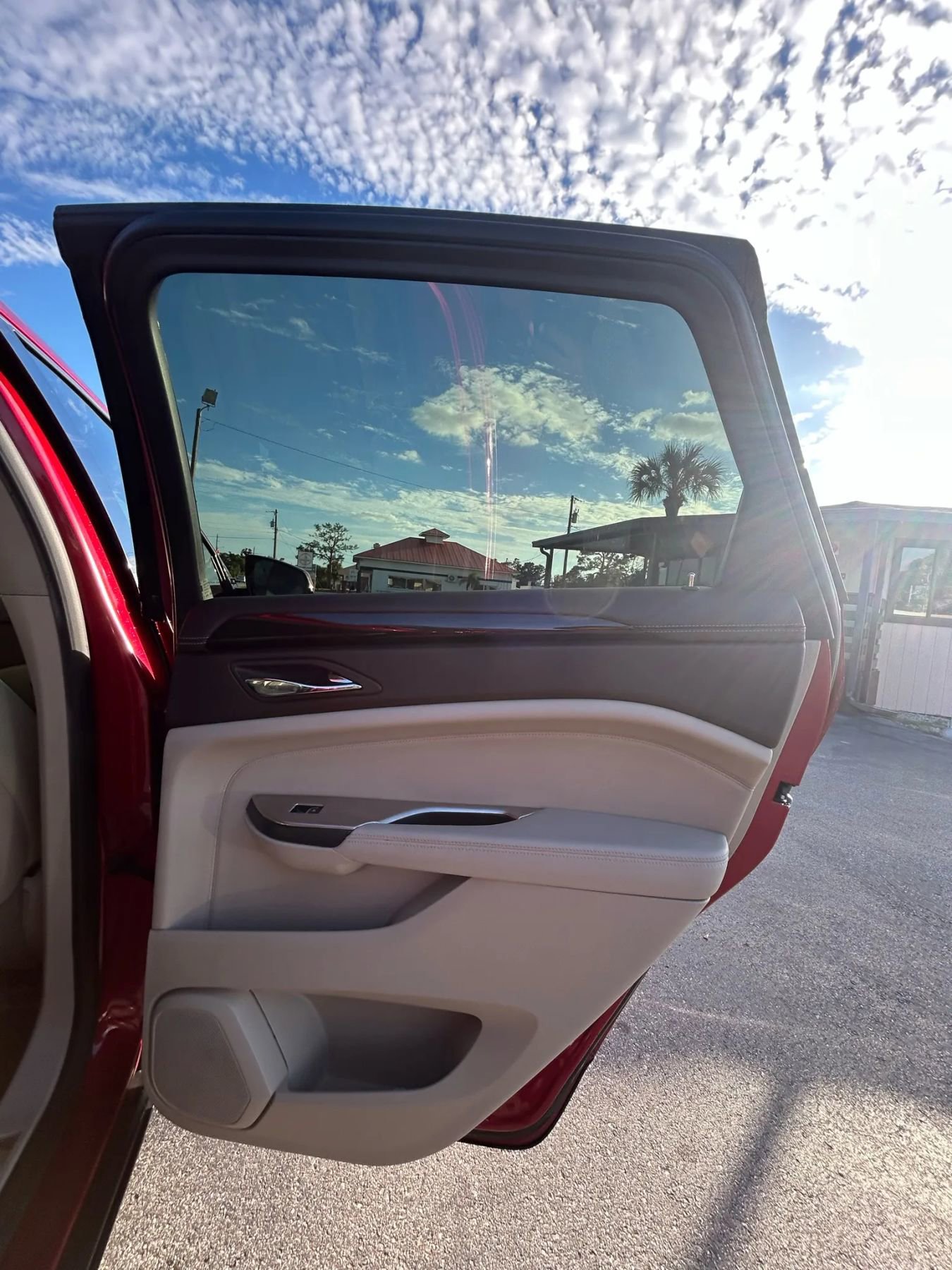 Used 2016 Cadillac SRX Luxury w/ Driver Awareness Package image 23