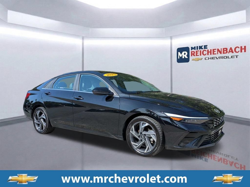 Used 2025 Hyundai Elantra SEL FWD video 1