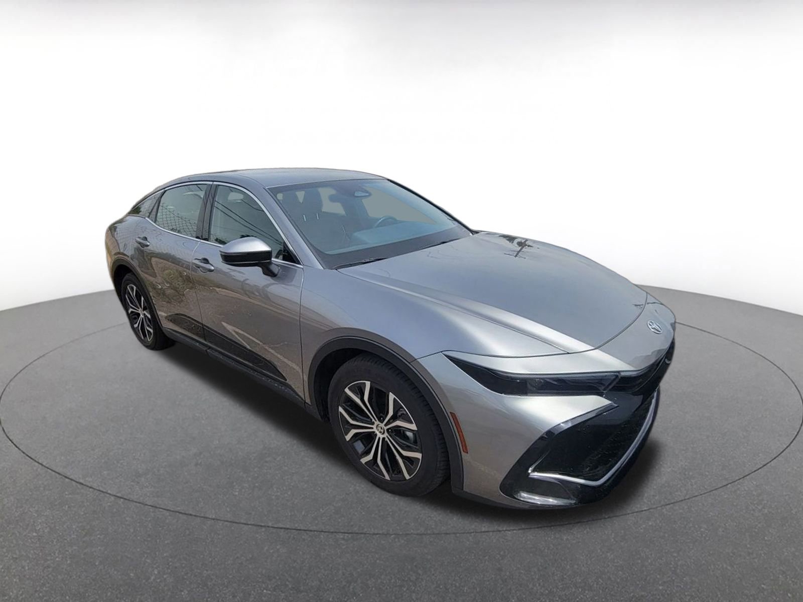 Used 2025 Toyota Crown XLE image 1