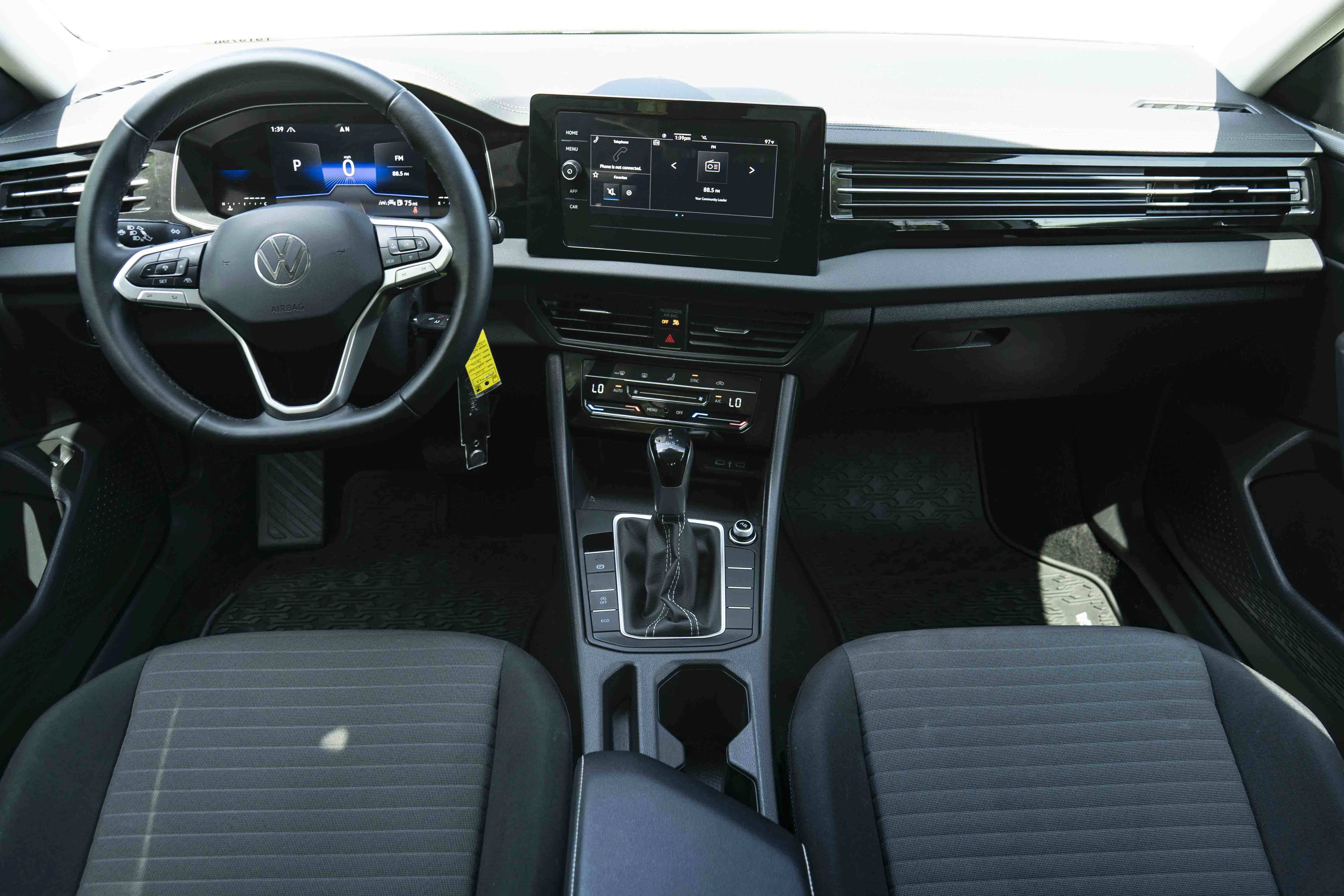 Certified 2025 Volkswagen Jetta S FWD image 24