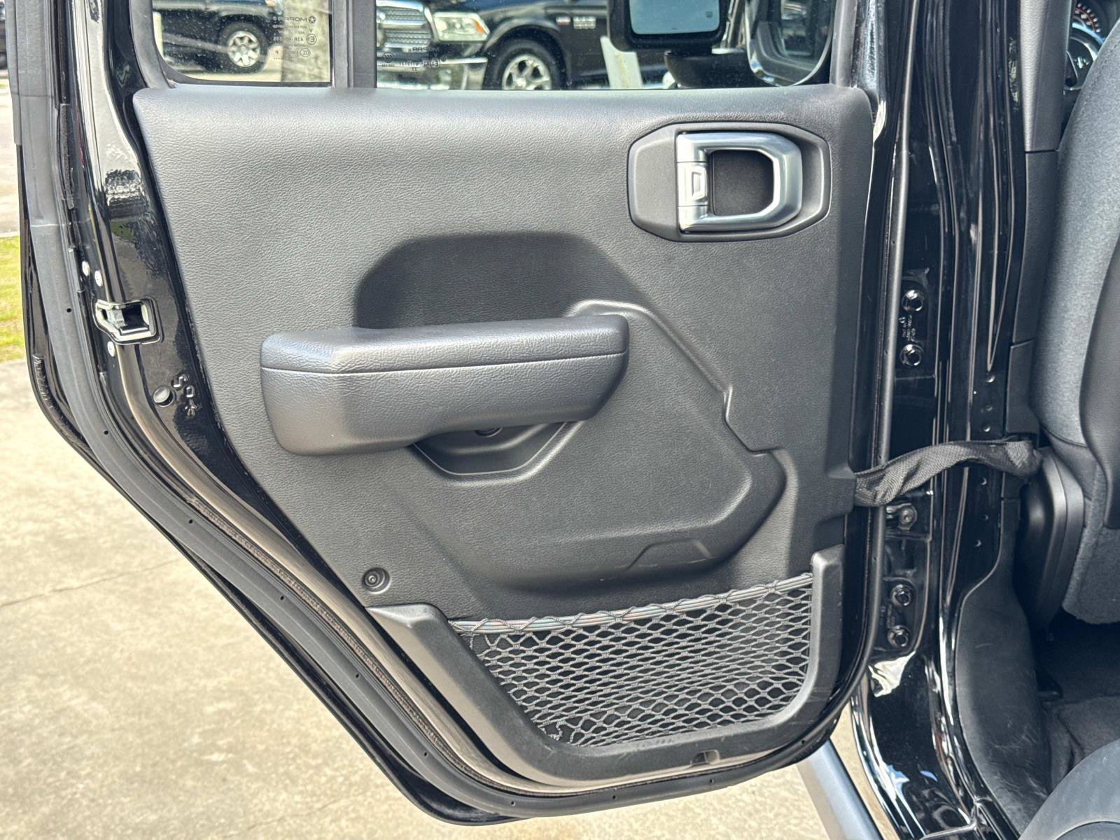 Certified 2024 Jeep Wrangler Unlimited Rubicon image 11