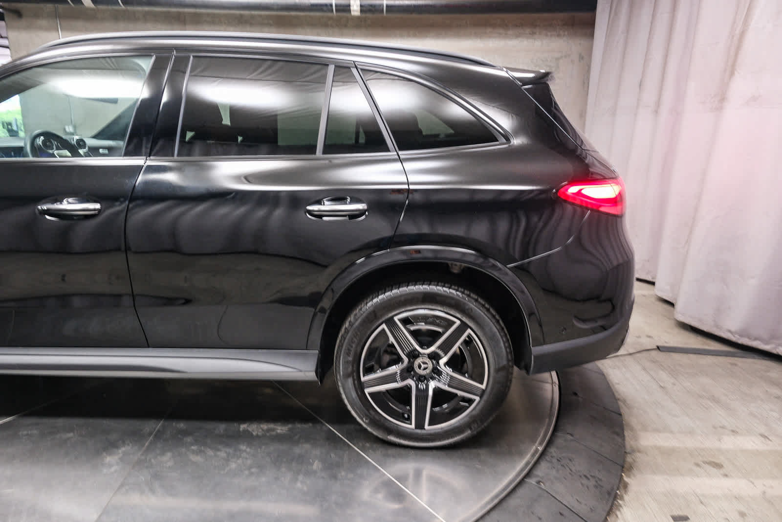 Certified 2025 Mercedes-Benz GLC 300 image 7