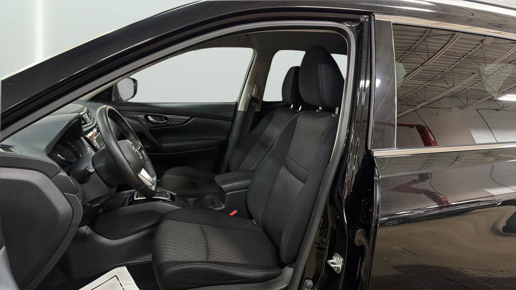 Used 2018 Nissan Rogue SV AWD/4WD image 23