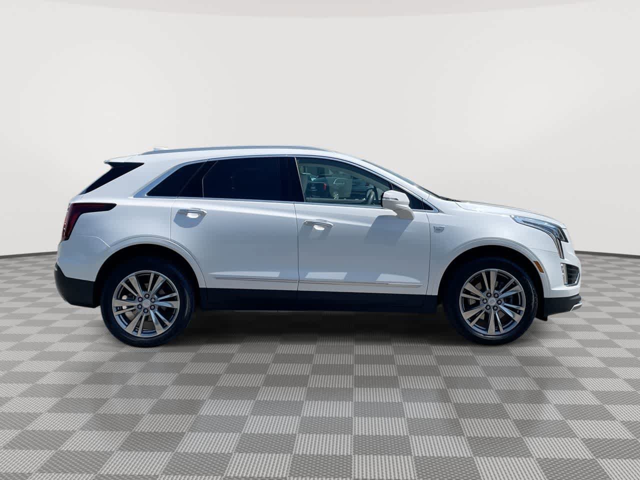 Used 2024 Cadillac XT5 Premium Luxury w/ LPO, Floor Liner Package FWD image 9