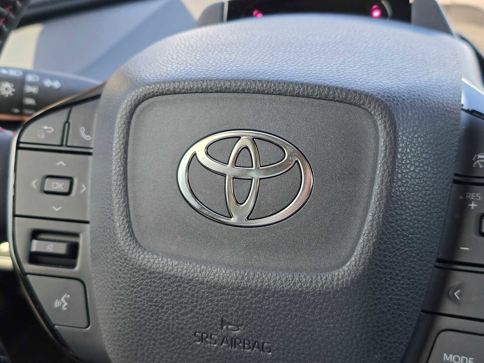 Used 2026 Toyota Prius Plug-In Hybrid FWD image 30