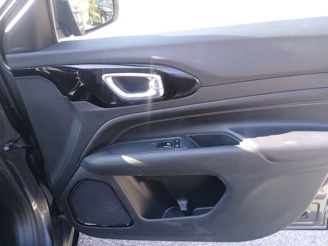 Used 2023 Jeep Compass Latitude AWD/4WD image 45