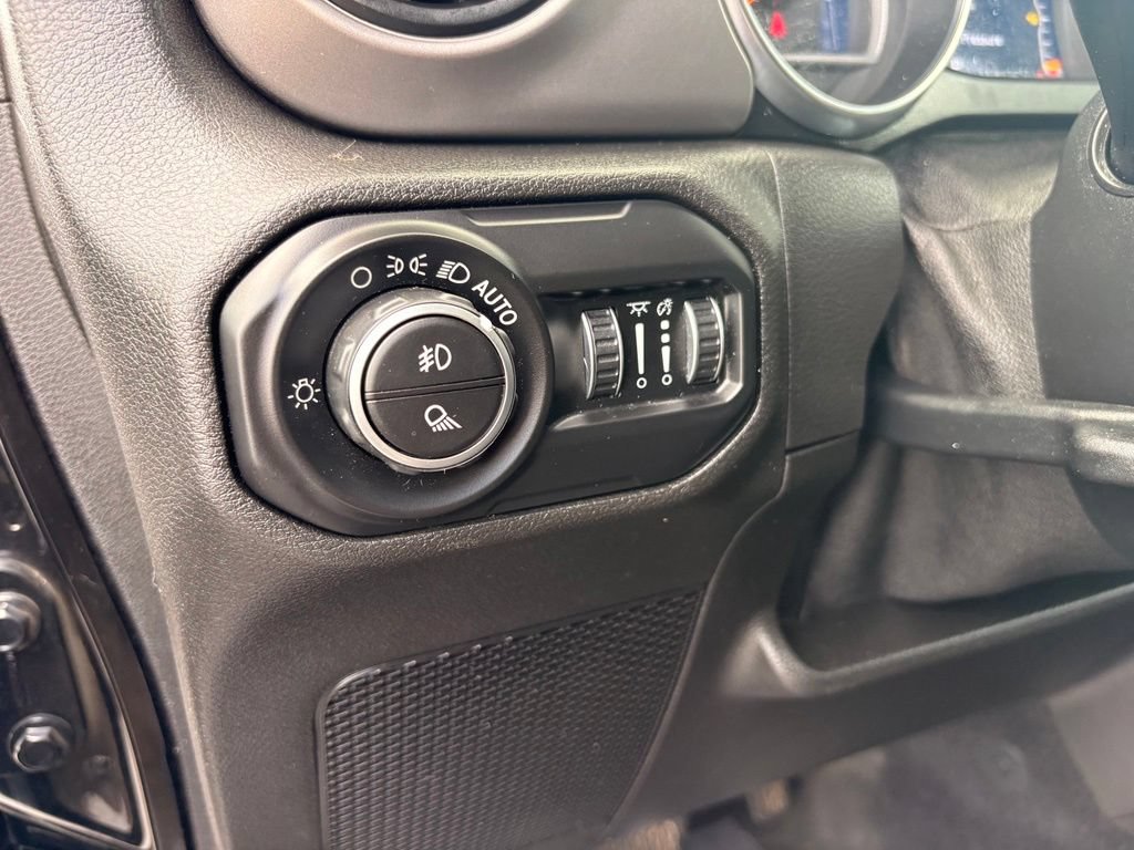 Used 2020 Jeep Gladiator Sport w/ Quick Order Package 24S AWD/4WD image 13