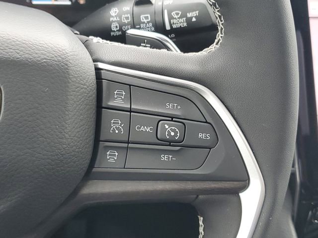 Used 2025 Jeep Grand Cherokee Limited w/ Black Appearance Package AWD/4WD image 23