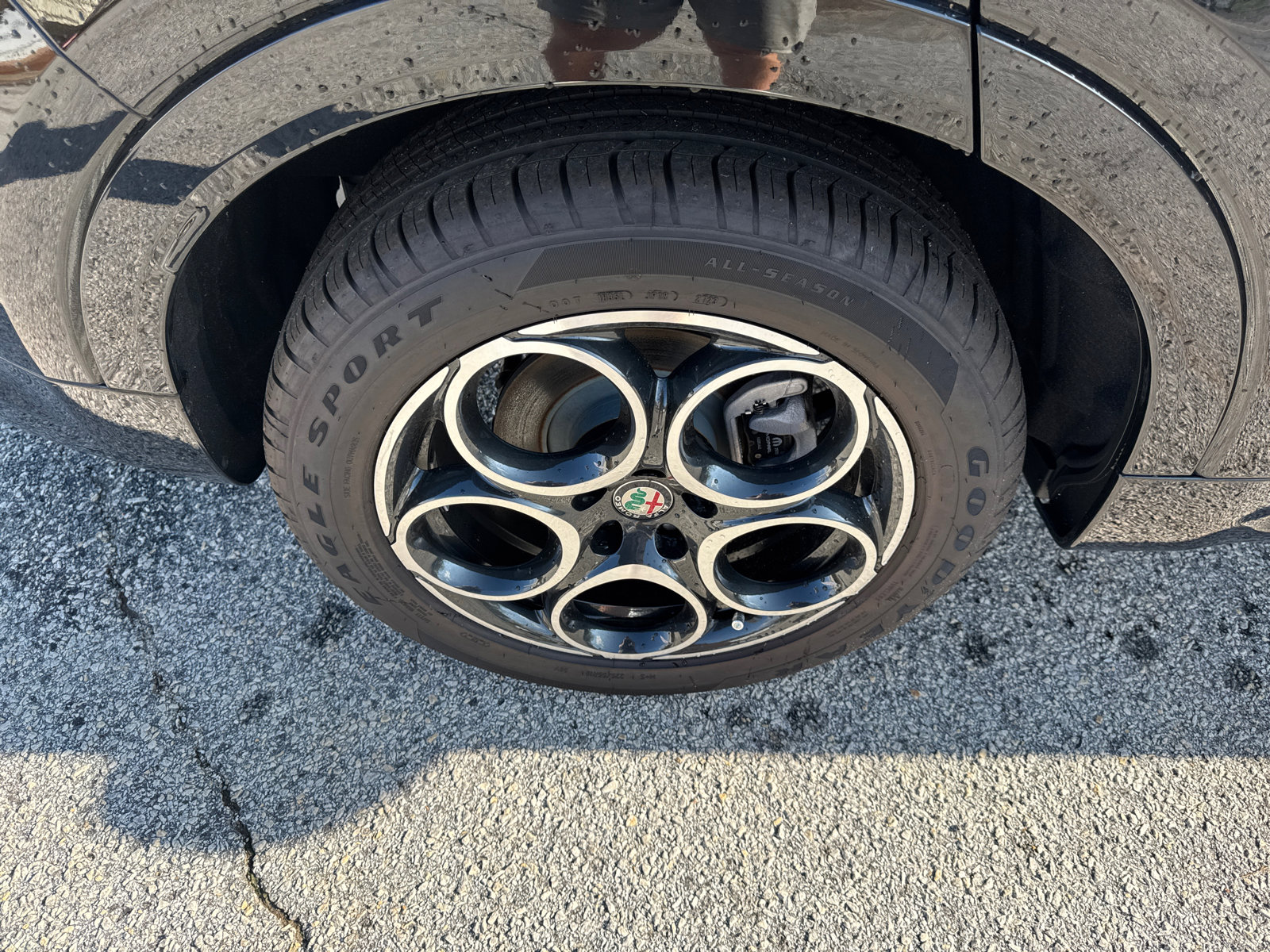 Used 2024 Alfa Romeo Tonale Ti w/ Premium Interior Package image 17