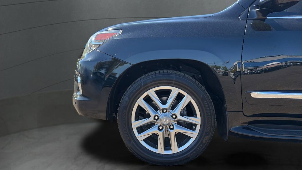 Used 2015 Lexus LX 570 4WD w/ Luxury Package image 31
