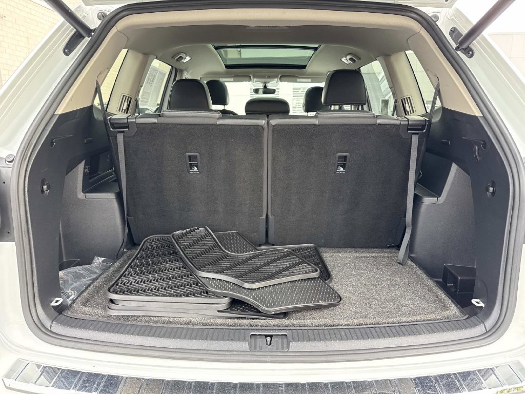 Used 2023 Volkswagen Atlas SE w/ Panoramic Sunroof Package AWD/4WD image 12