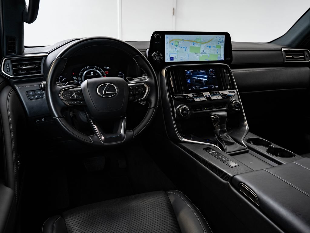 Used 2024 Lexus LX 600 4WD w/ Appearance Package image 4