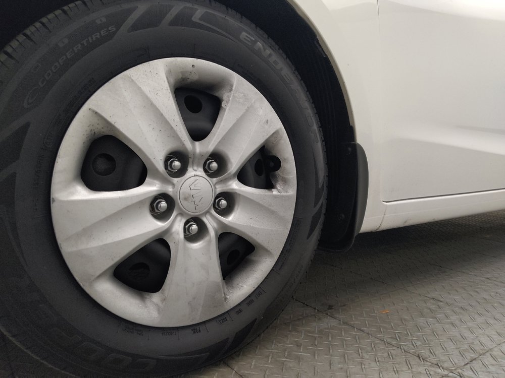 Used 2017 Kia Forte LX w/ LX Popular Package image 31