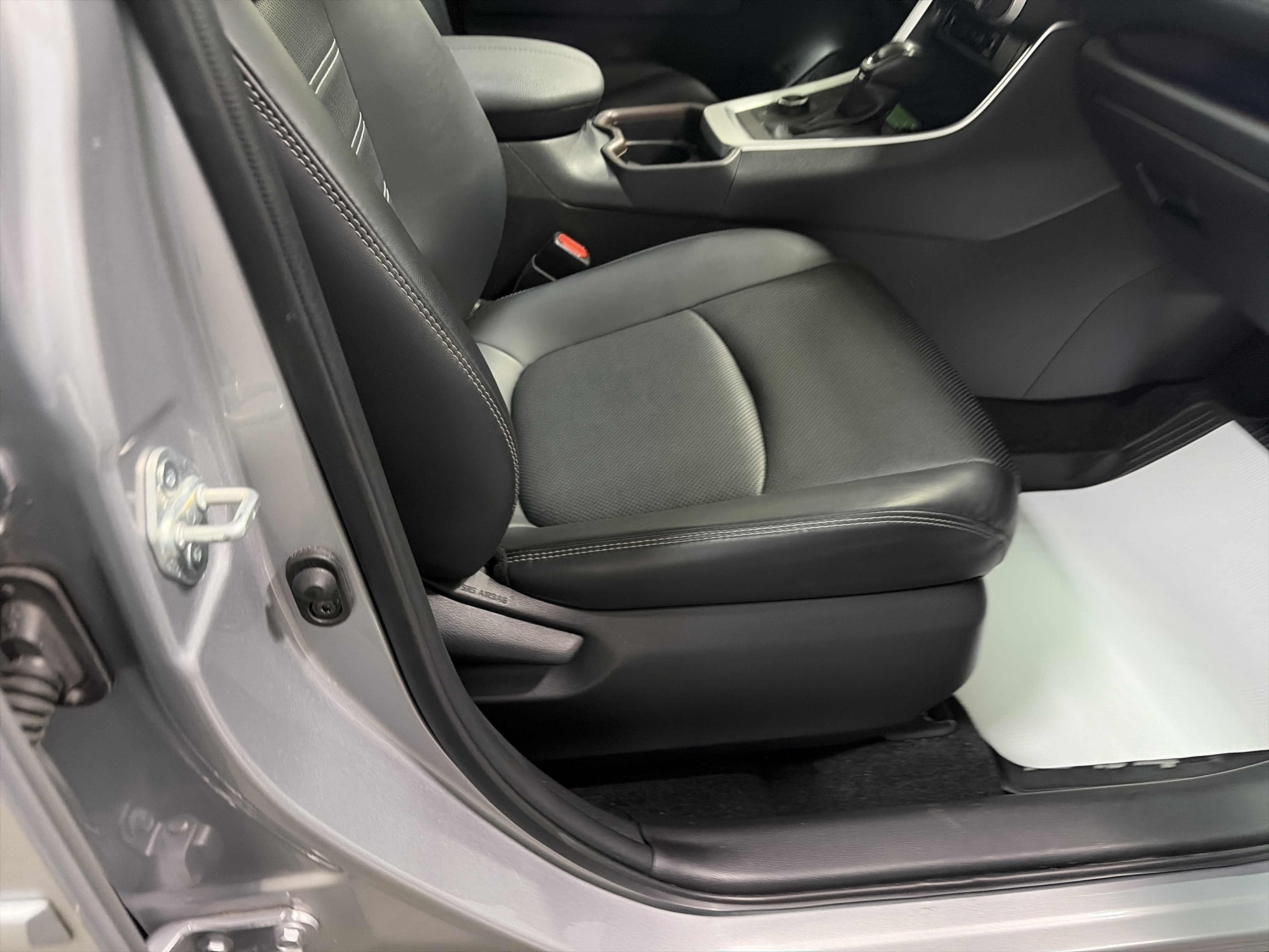 Used 2021 Toyota RAV4 Limited w/ Limited Grade Weather Package image 36