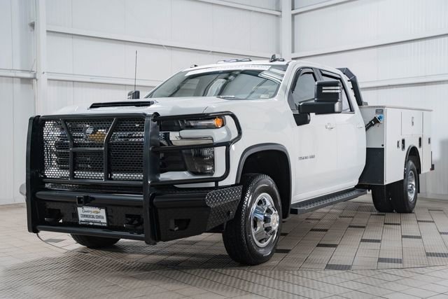 Used 2024 Chevrolet Silverado 3500 LT w/ Snow Plow Prep Package image 3