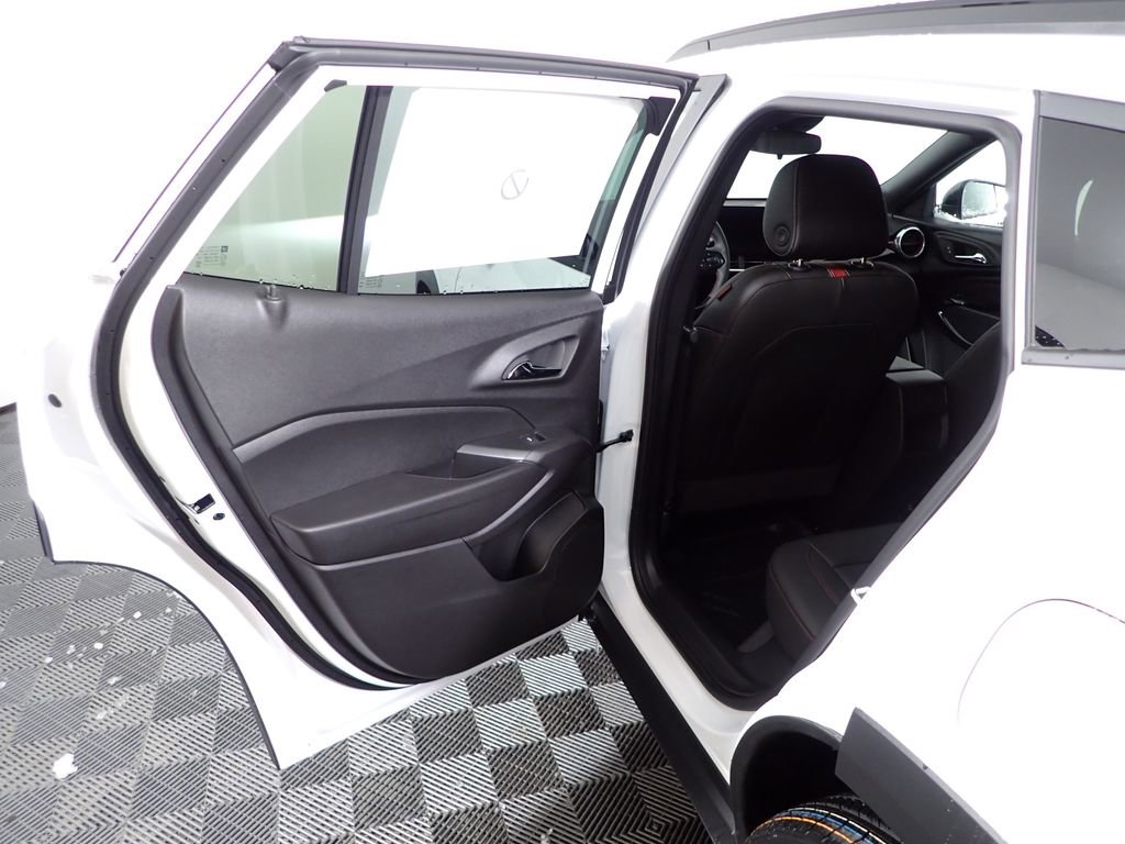 New 2026 Chevrolet Trax RS w/ Driver Confidence Package image 24