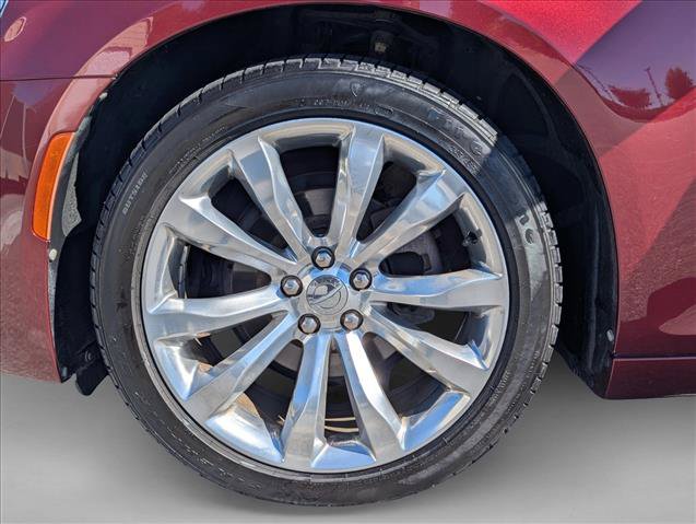 Used 2013 Chrysler 300 C RWD image 9