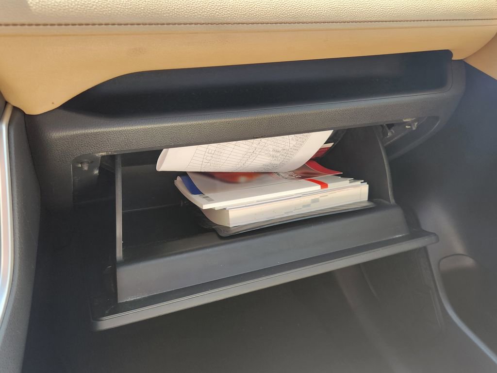 Used 2019 Toyota RAV4 LE image 33