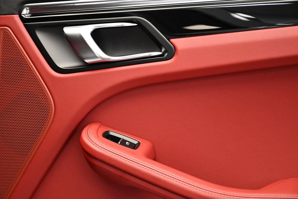 Certified 2026 Porsche Macan AWD/4WD image 53