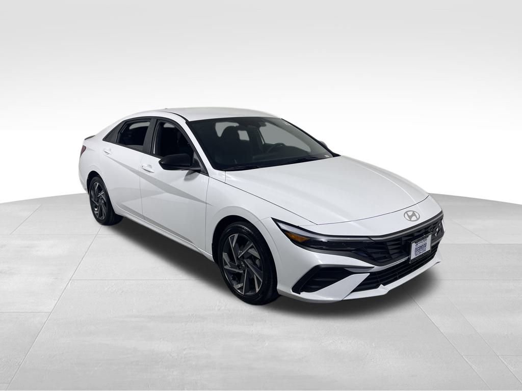 New 2025 Hyundai Elantra SEL image 7