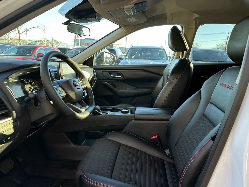Certified 2025 Nissan Rogue SV image 16