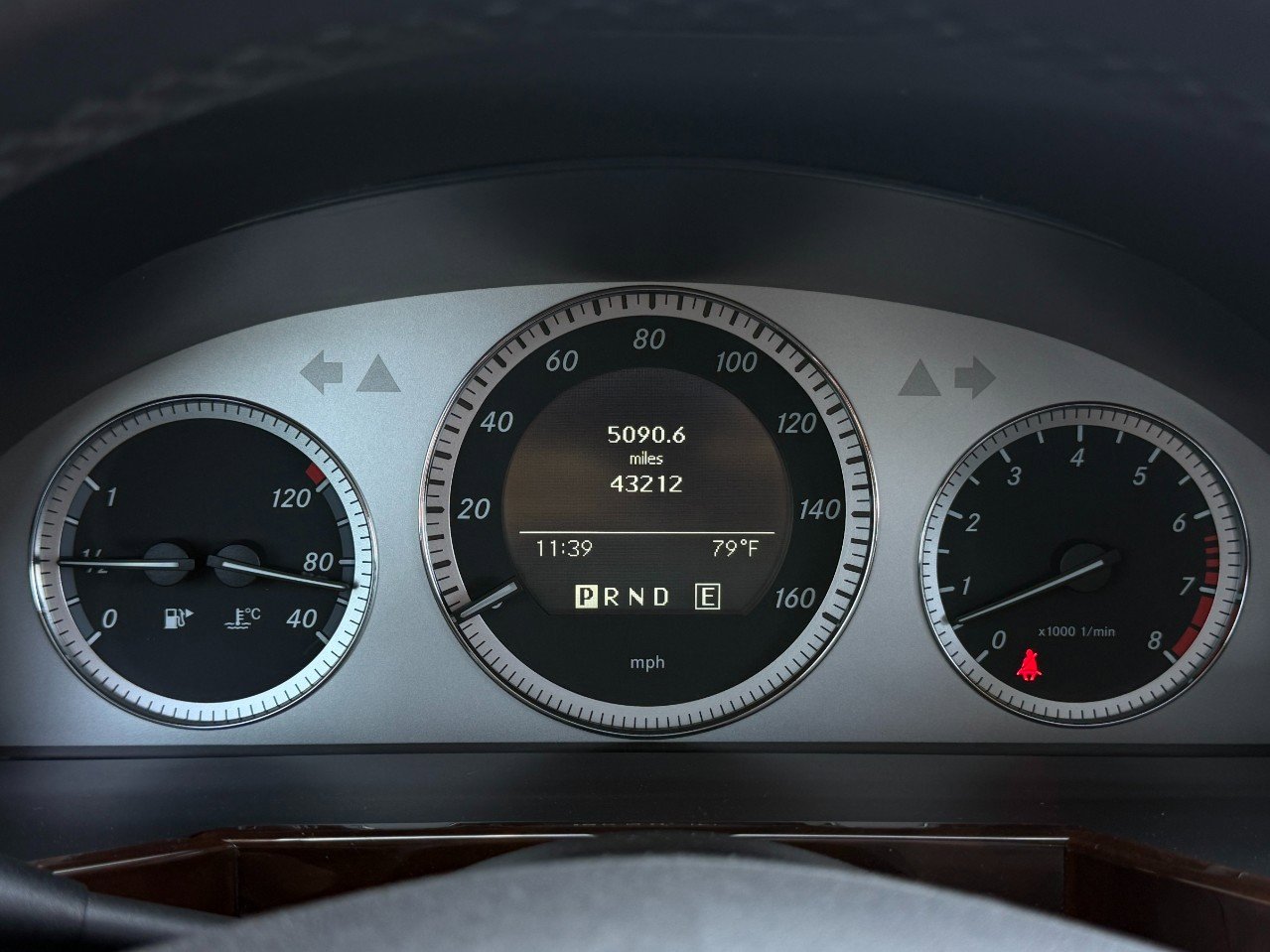 Used 2011 Mercedes-Benz GLK 350 4MATIC image 25