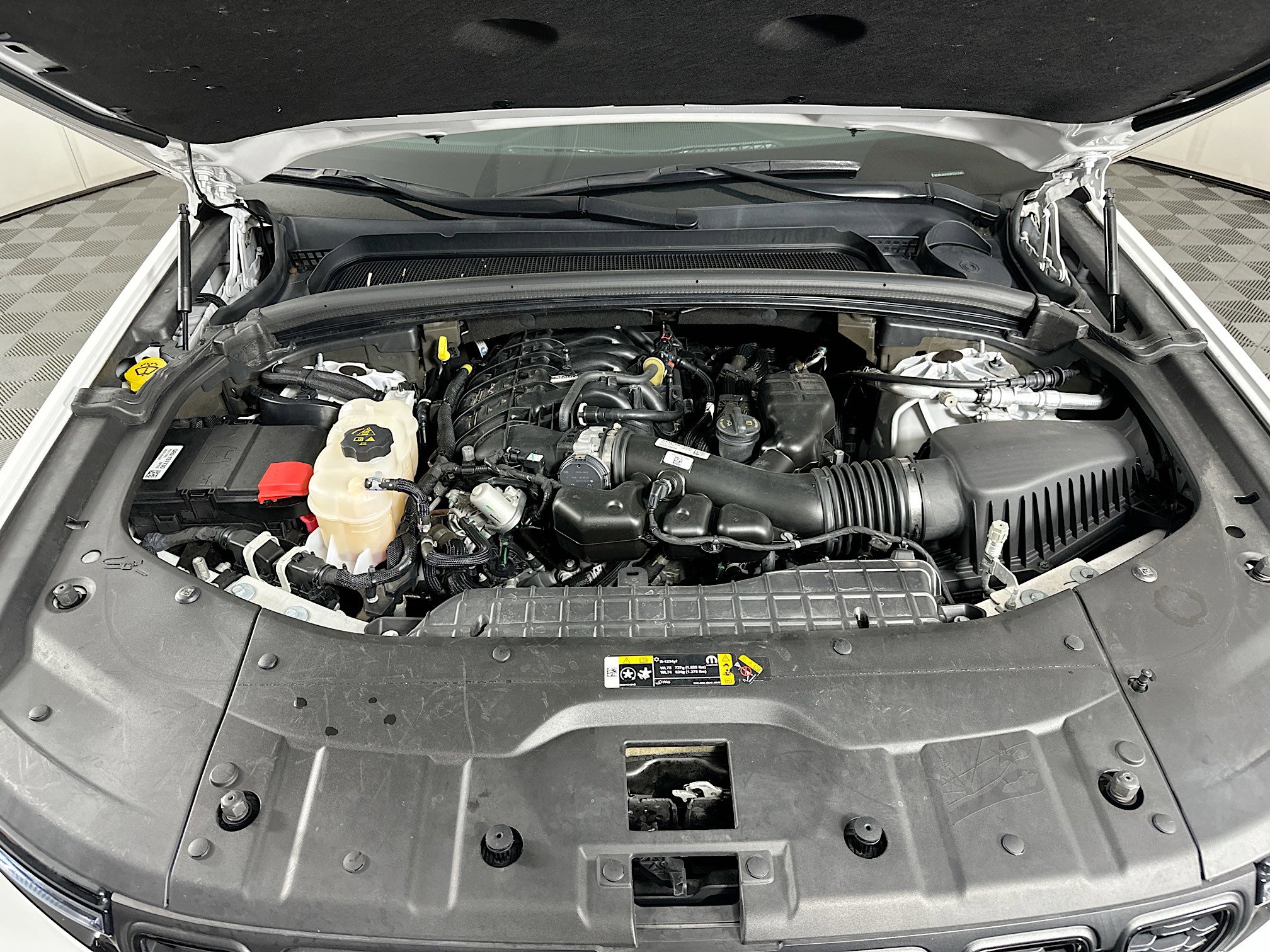 Used 2023 Jeep Grand Cherokee Altitude AWD/4WD image 31