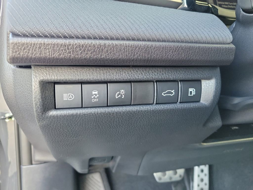 Used 2025 Toyota Camry SE image 31