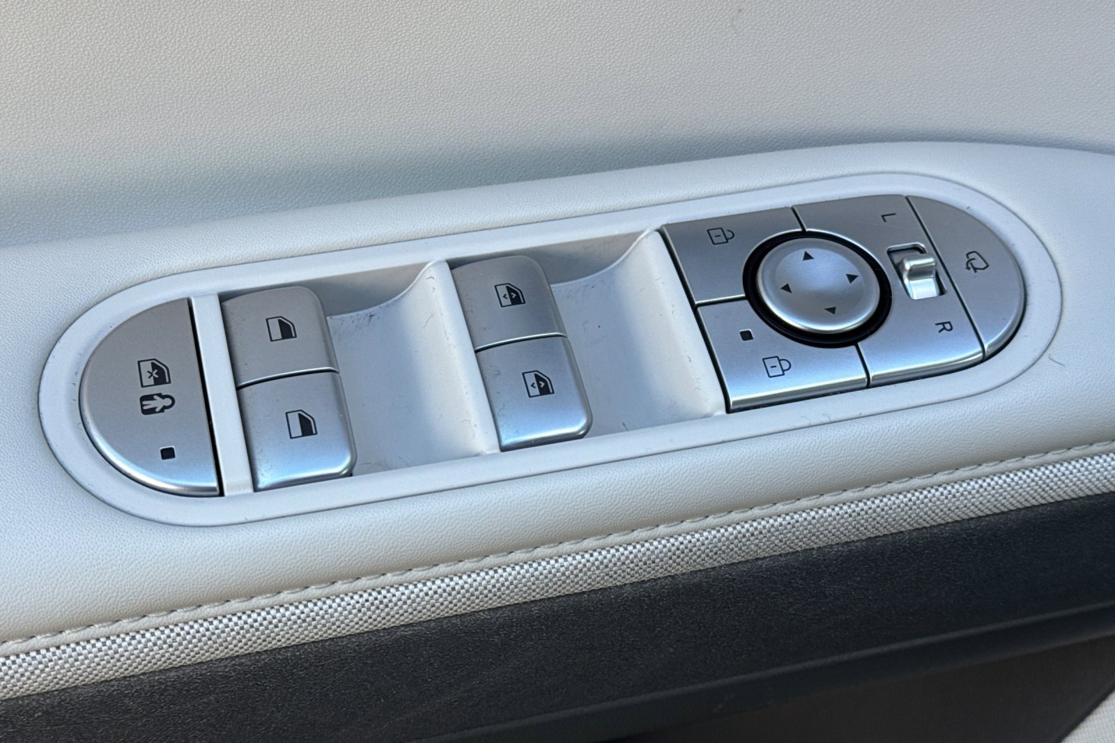 Used 2023 Hyundai Ioniq 5 SEL image 12