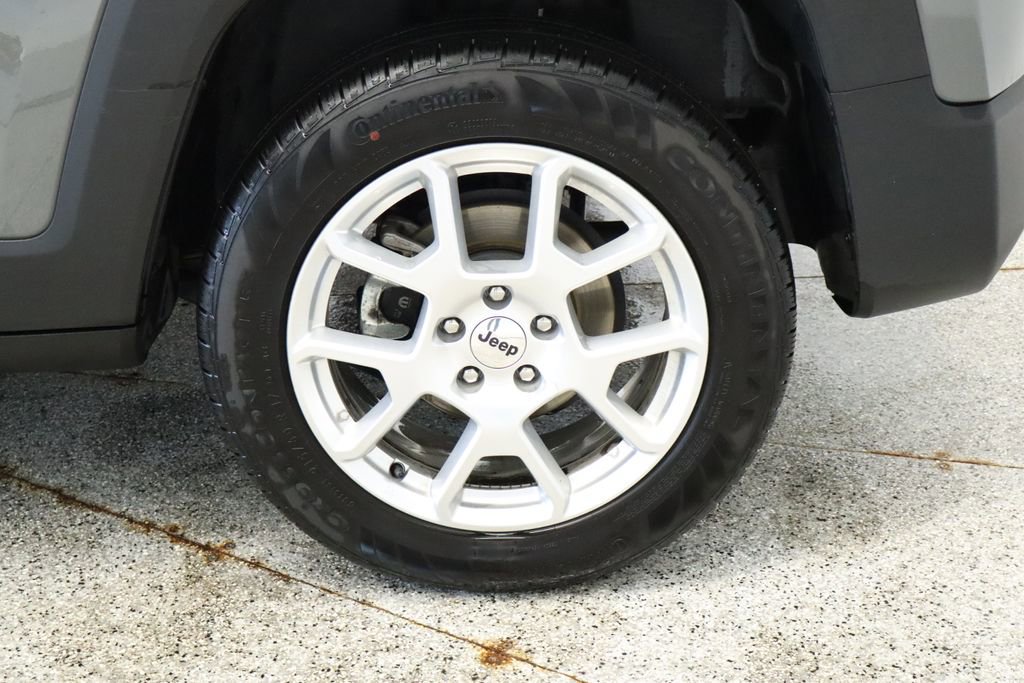 Used 2022 Jeep Renegade Latitude w/ Convenience Group AWD/4WD image 15