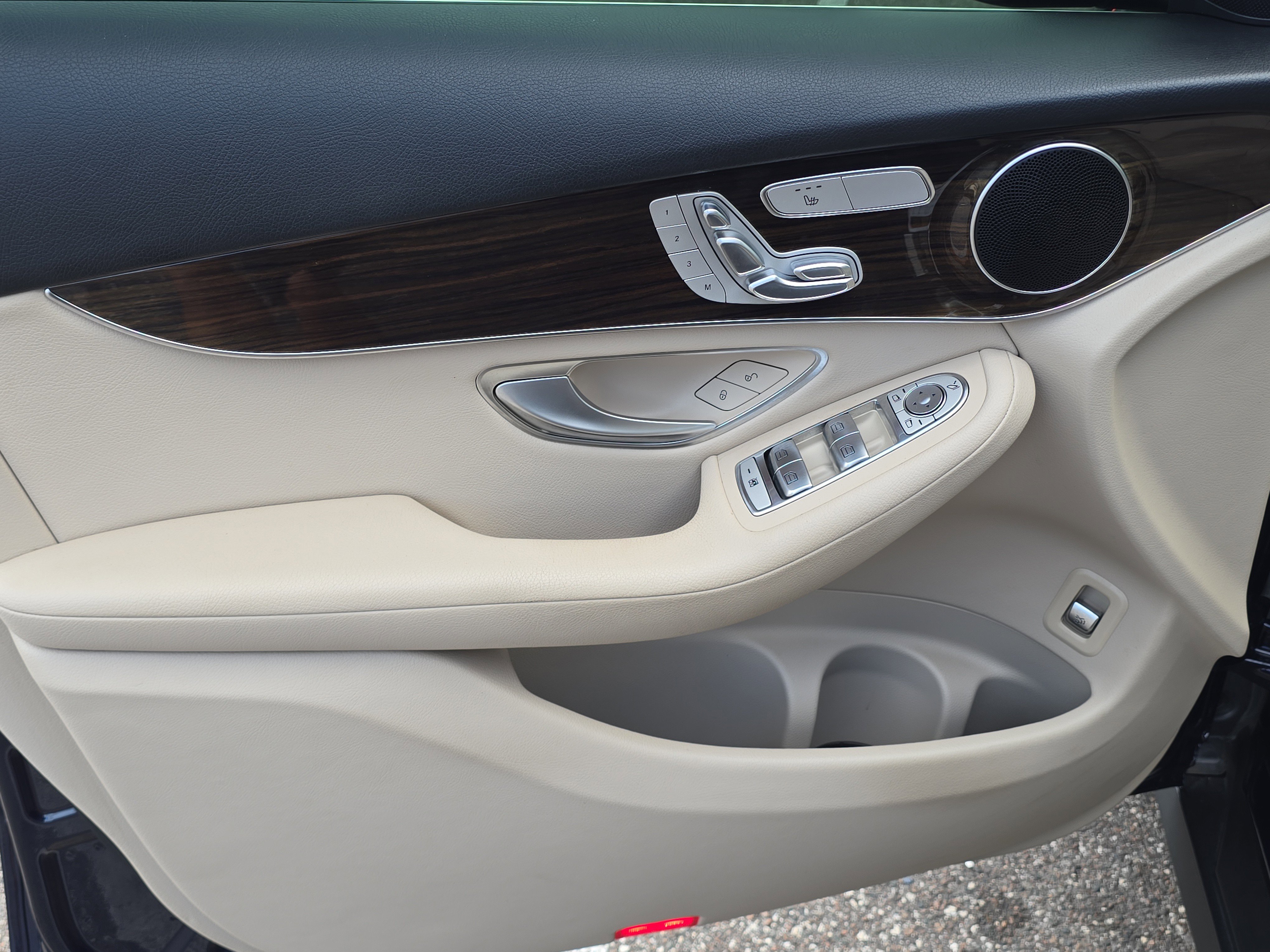 Used 2021 Mercedes-Benz GLC 300 image 17