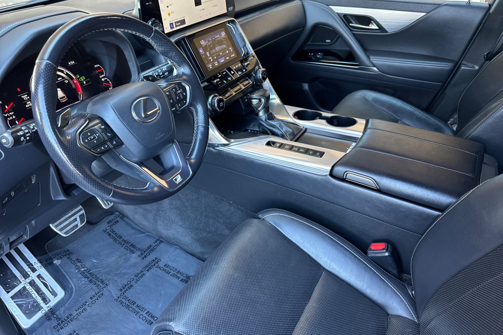 Used 2022 Lexus LX 600 F Sport w/ Accessory Package (Z1) AWD/4WD image 10