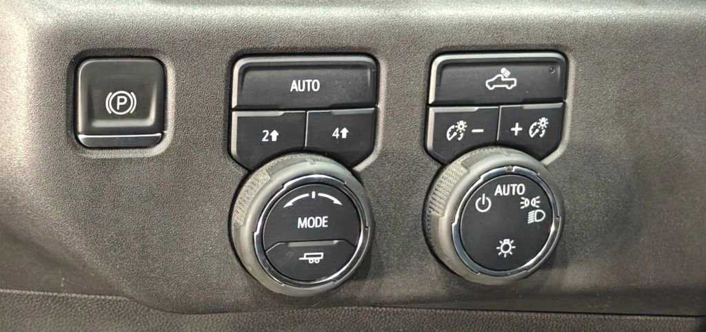 Used 2022 Chevrolet Silverado 1500 LT w/ Max Trailering Package image 9