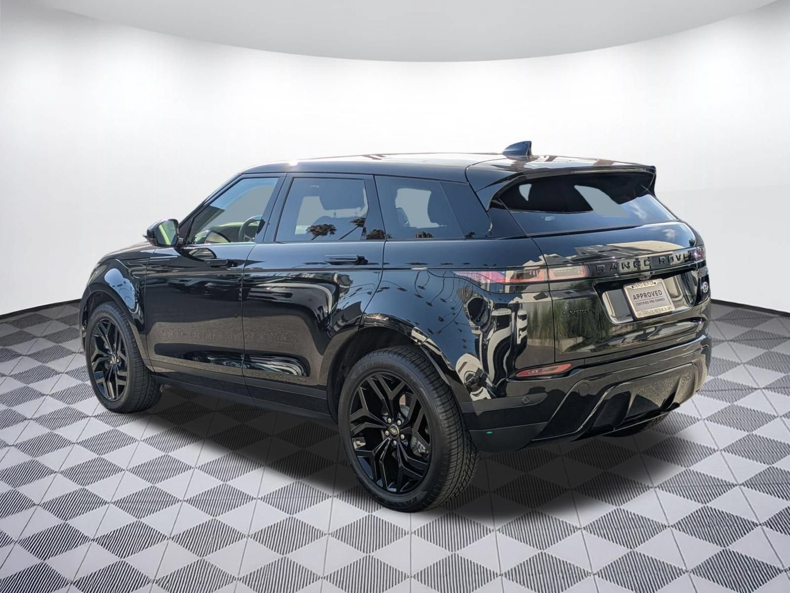 Used 2023 Land Rover Range Rover Evoque SE AWD/4WD image 3