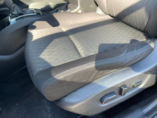 Used 2020 Nissan Rogue SV image 16
