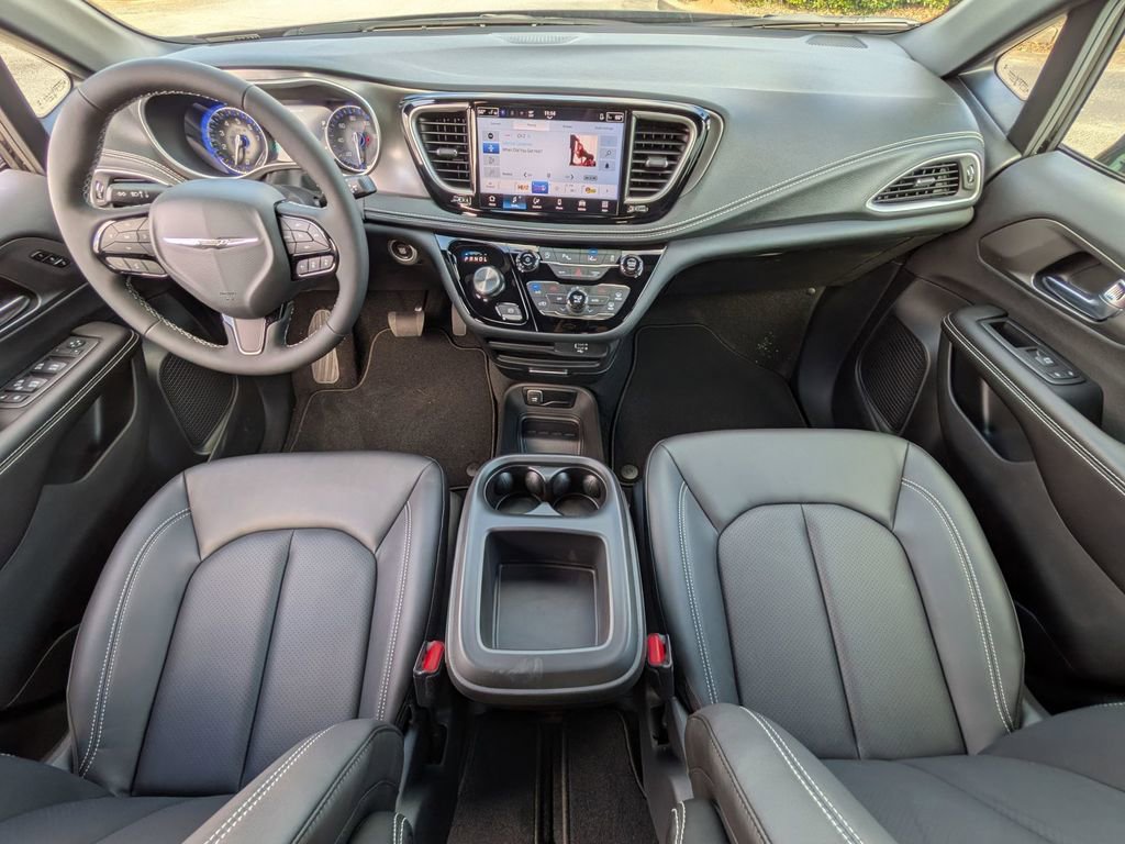 New 2026 Chrysler Pacifica Select w/ S Appearance Package image 29