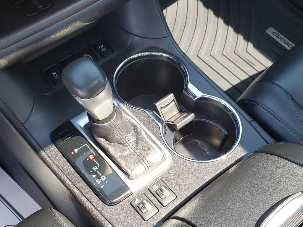 Used 2017 Toyota Highlander XLE AWD/4WD image 24