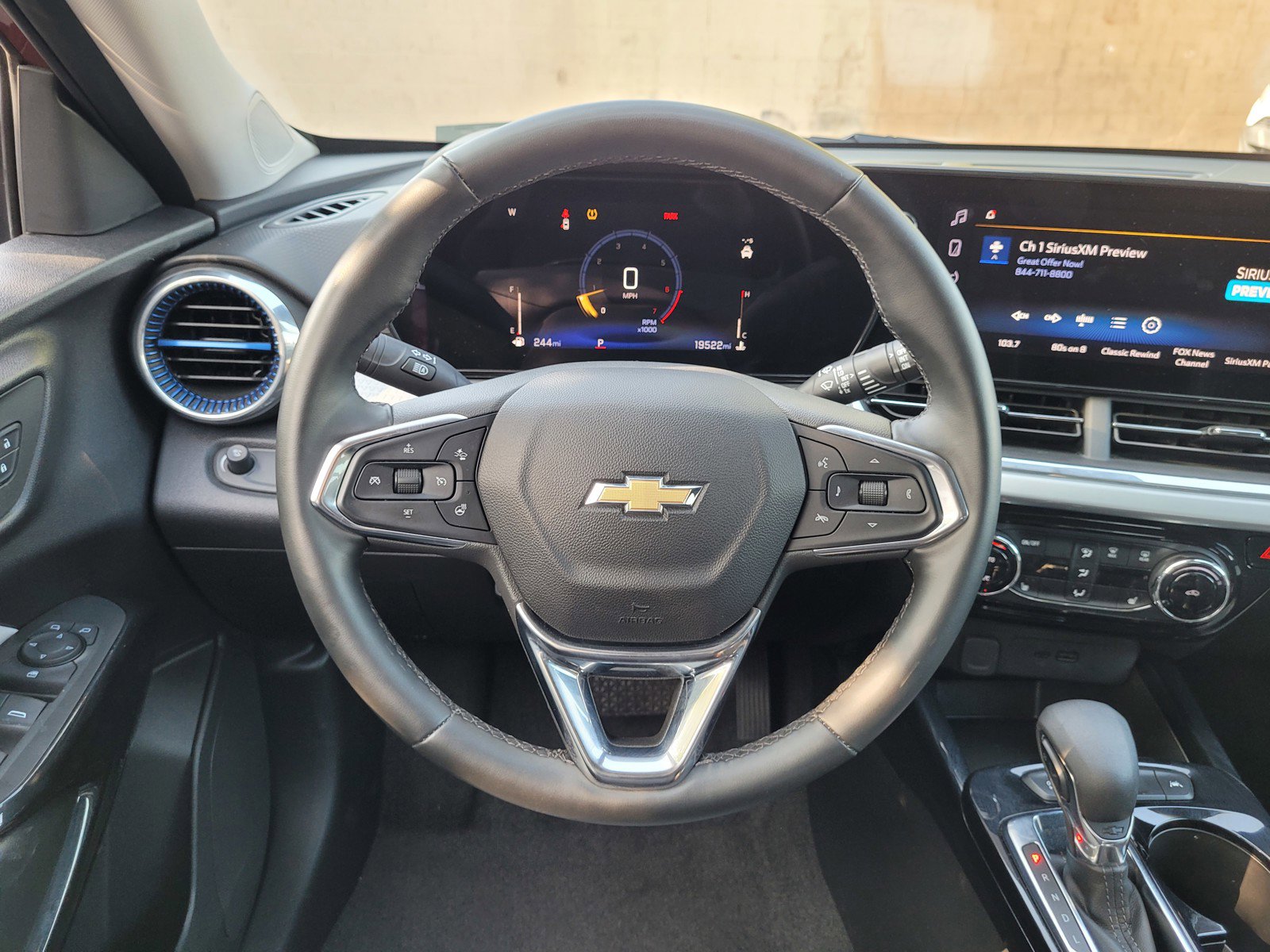 Used 2025 Chevrolet Trax LT w/ LT Convenience Package image 17