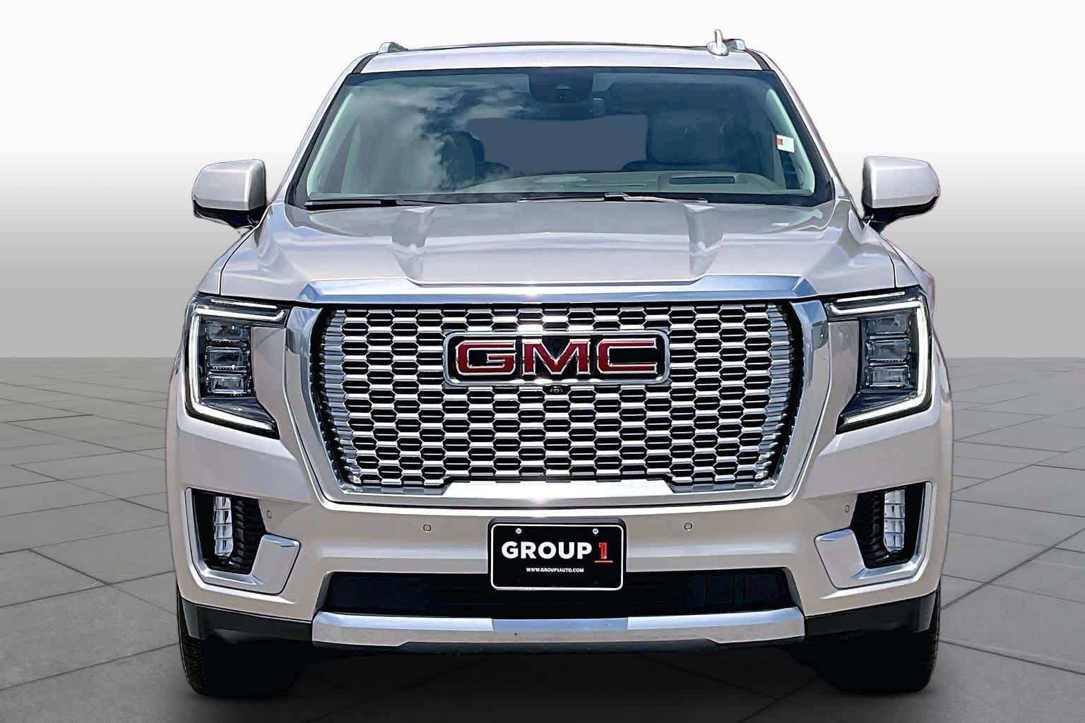 Used 2023 GMC Yukon Denali AWD/4WD image 4