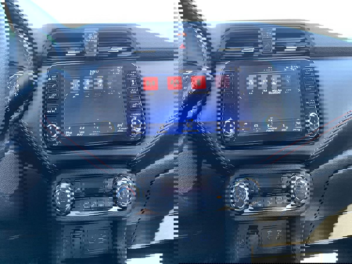 Used 2024 Nissan Versa SR image 20