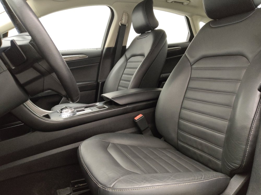 Used 2018 Ford Fusion SE w/ Fusion SE Technology Package image 17