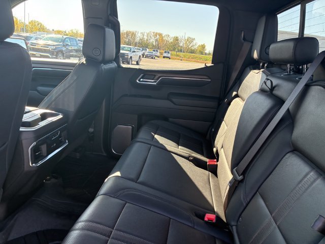 Used 2024 Chevrolet Silverado 1500 High Country w/ High Country Premium Package AWD/4WD image 13